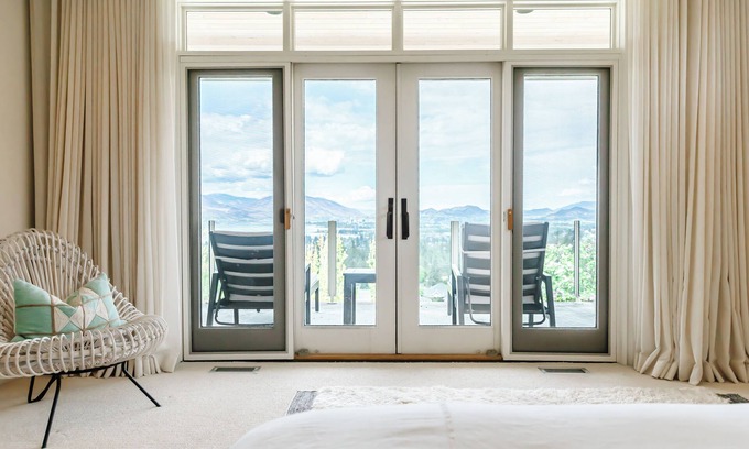 Southwest Mission House | This house is a 4 bedroom(s), 3.5 bathrooms, located in Kelowna, BC.