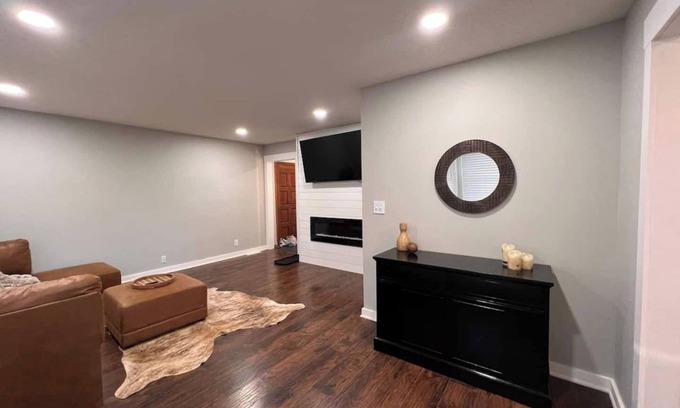 Rose Hill House | This house is a 5 bedroom(s), 2 bathrooms, located in Rose Hill, KS.