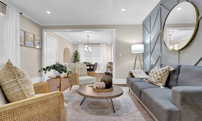 Buckhead House | This house is a 5 bedroom(s), 5.5 bathrooms, located in Atlanta, GA.