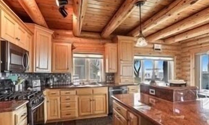 Luxemburg House | This house is a 6 bedroom(s), 3 bathrooms, located in Luxemburg, WI.