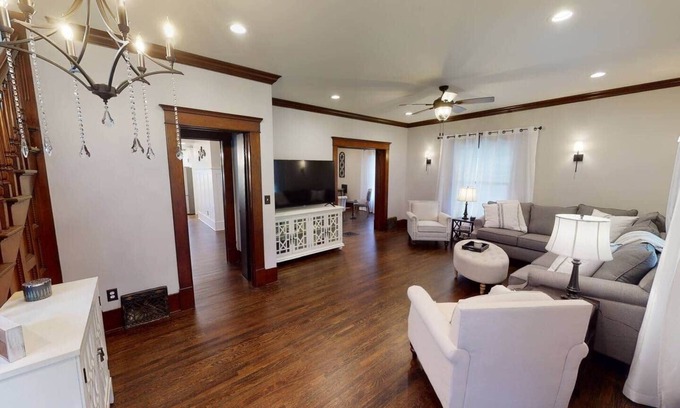 Wichita House | This house is a 6 bedroom(s), 3.5 bathrooms, located in Wichita, KS.