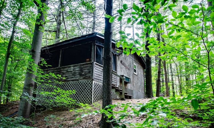 Carbon Hill Cabin | This is a must-see Cabin.