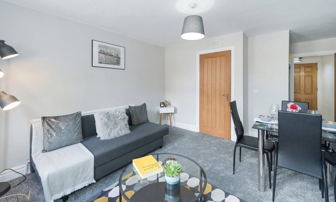 Woodthorpe Apartment | This serviced apartment is a 1 bedroom(s), 1 bathrooms, located in Mapperley, England.