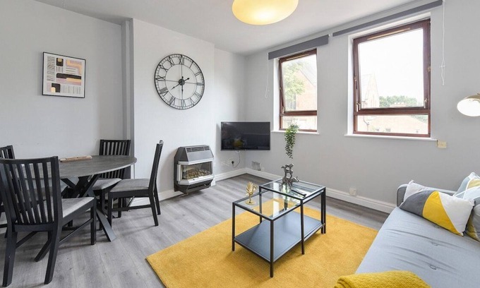 Woodthorpe Apartment | This serviced apartment is a 1 bedroom(s), 1 bathrooms, located in Mapperley, England.