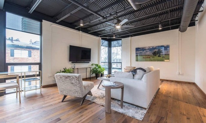 Historic South Hill Apartment | This serviced apartment is a 1 bedroom(s), 1 bathrooms, located in Lexington, KY.