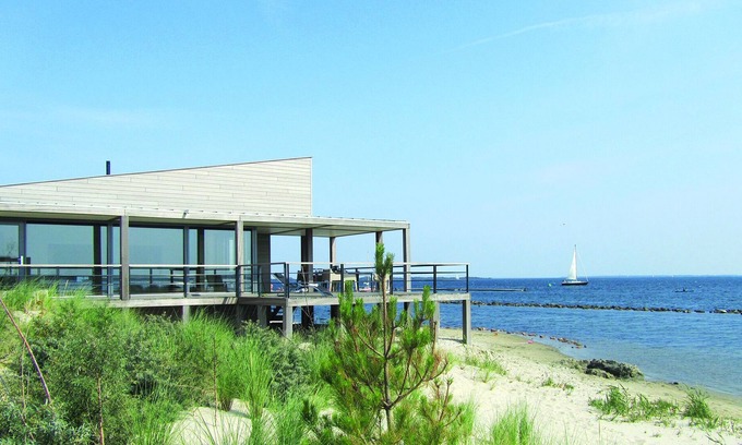 Ouddorp Cabin | This spacious beach villa near the Grevelingenmeer has everything for an unforgettable holiday.