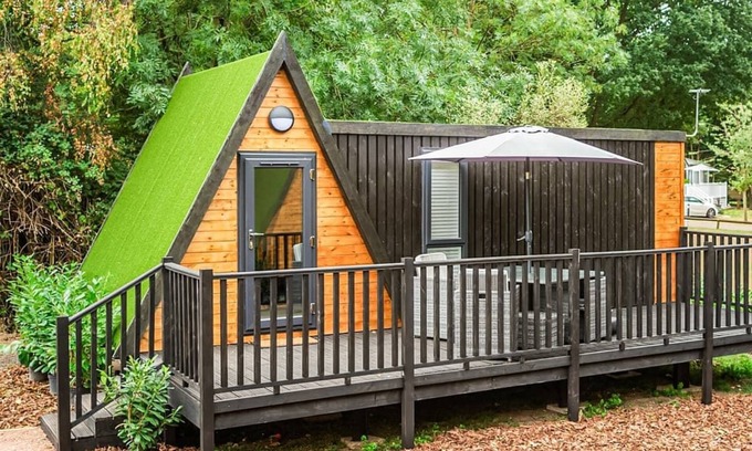 Bumble's Green House | This stylish and contemporary holiday home is great for a family getaway.