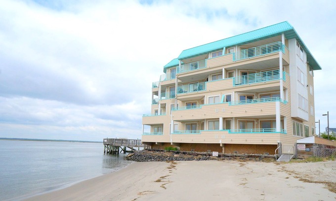 Dennisville Condo | This unit has the best of all worlds that Sea Isle City has to offer