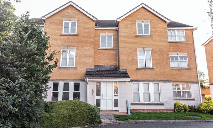 Swindon Apartment | Thorley Court, Swindon Cosy apartment up to 4 people