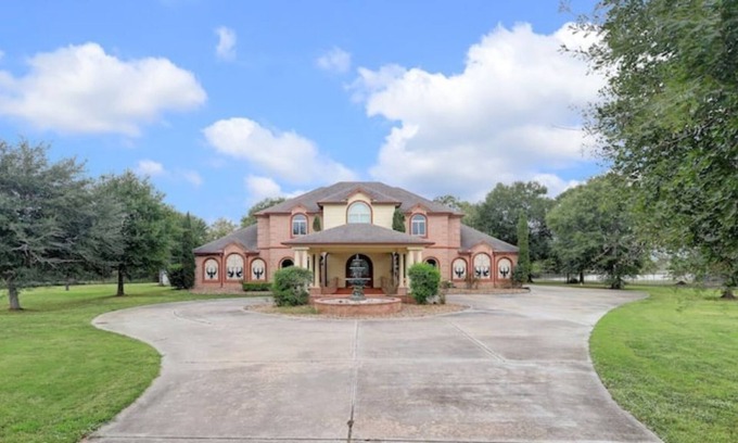 Sienna Plantation House | Thornberry Escape