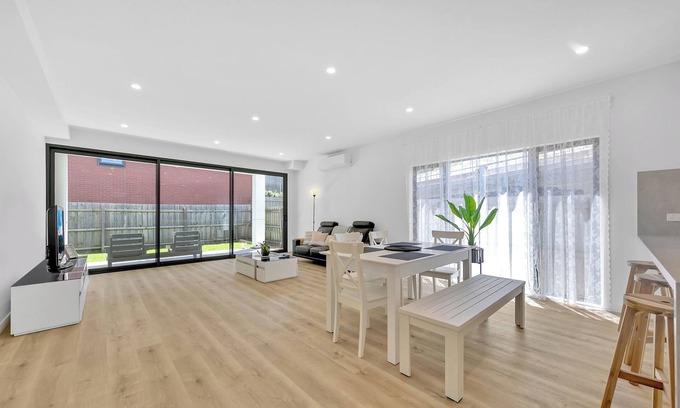 Thornbury House | Thornbury Place - Melbourne, Australia : A Home Away From Home