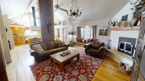 Red River House | Thornes Downtown Delight - WiFi - Satellite - Washer - Dryer - Fireplace - Fenced In Back Yard