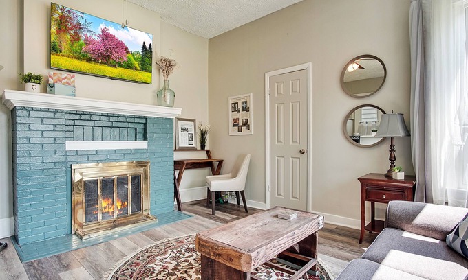 Westside Apartment | Three apartments near Top Golf Midtown. Pet friendly
