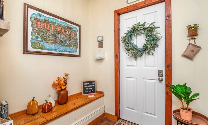 Buffalo Apartment | Three bedroom apartment in Buffalo & Niagara region 🌊