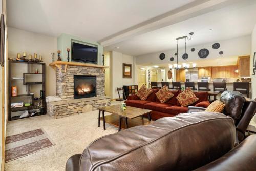 Kirkwood Apartment | Three-Bedroom Apartment