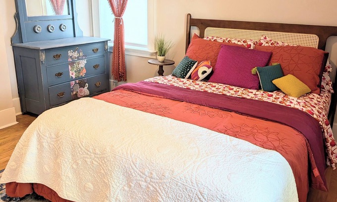 Westside Apartment | Three-Bedroom Apt, 1st Floor, Close to Downtown