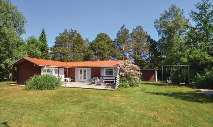 Ørsted House | Three-Bedroom Holiday Home In Orsted