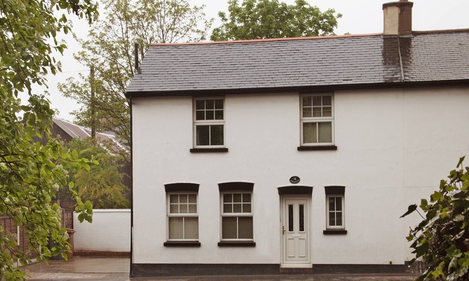 Chelmsford House | Three Bedroom House in Chelmsford