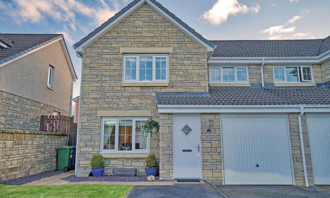 Balloch House | Three bedroom house in Culloden, Inverness