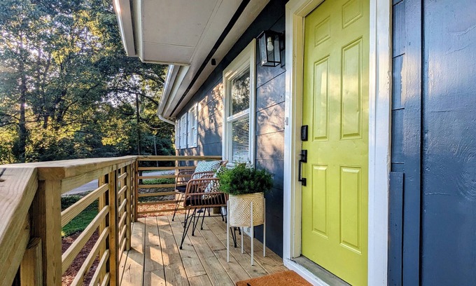 Tallahassee House | Three Bedroom. Outdoor Space. Game Room. Walk to Doak and College Town.