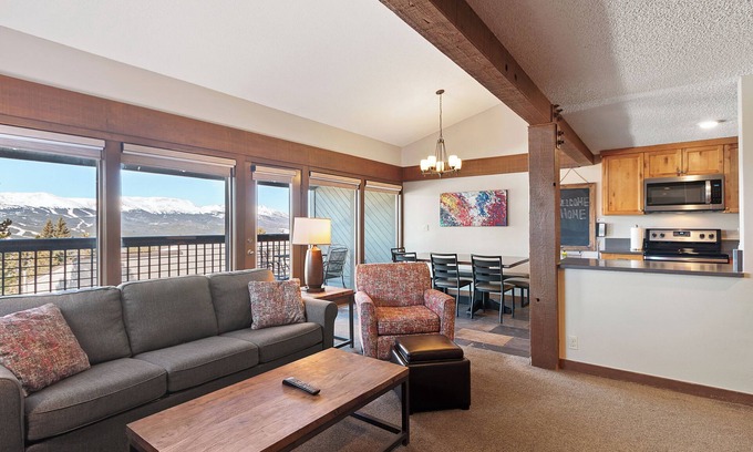 Baldy Mountain Condo | Three Bedroom Townhouse. AMAZING VIEWS. On bus route. Pet friendly.