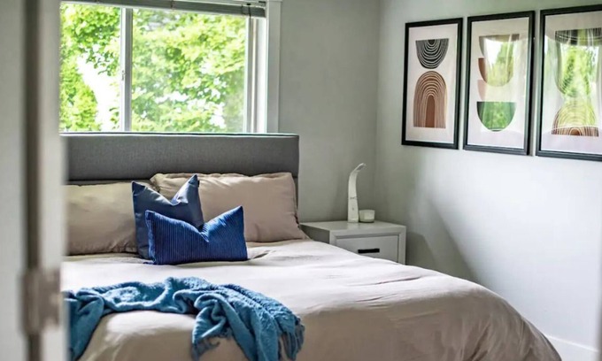 Rutland House | Three bedroom upper unit Townhouse in the heart of Kelowna