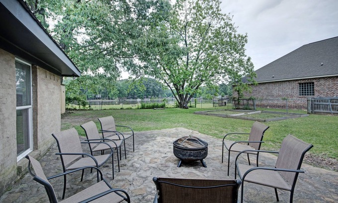 Flowood House | Three Bedroom Waterfront House on the Reservoir