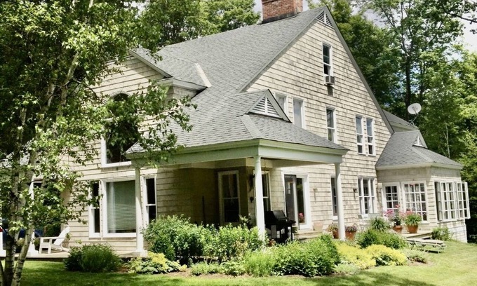 Manchester Center House | Three Maple Drive Contemporary with Beautiful Views
