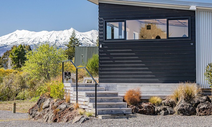 National Park Village House | THREE MOUNTAIN VIEWS - NATIONAL PARK HOLIDAY HOME in National Park