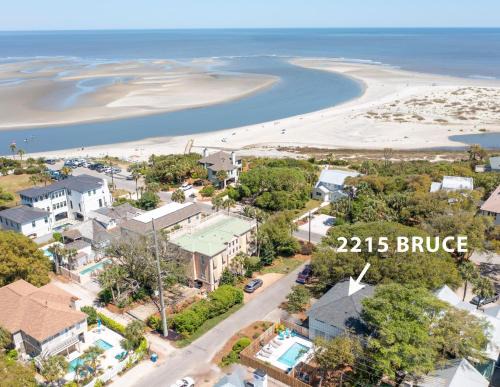 East Beach House | Three Oaks Beach Cottage - 2215 Bruce Drive