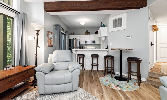 Chestnut Springs Condo | Three Ridges 64 With Wintergreen Advantage