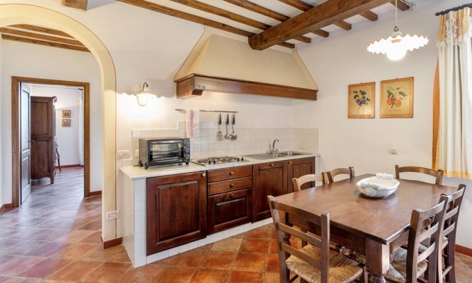 Pancole Apartment | Three-room apartment sleeps 4 with A.C and Wifi