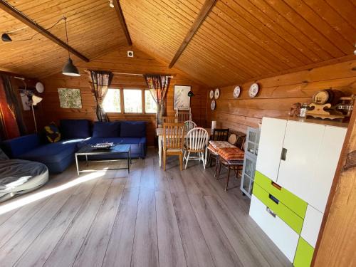 Undenas Villa | Three Rooms stuga i stugby near National Park