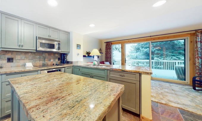 Park Meadows House | Three-story townhome with fireplace & decks - steps to shuttle & rec center