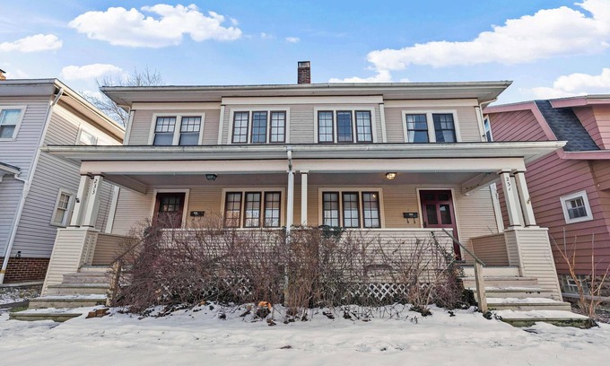 Clintonville House | Tibet Twins Suites – For 12!