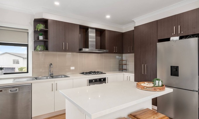 Indented Head House | Tides Edge - Your Coastal Retreat One Street from the Beach