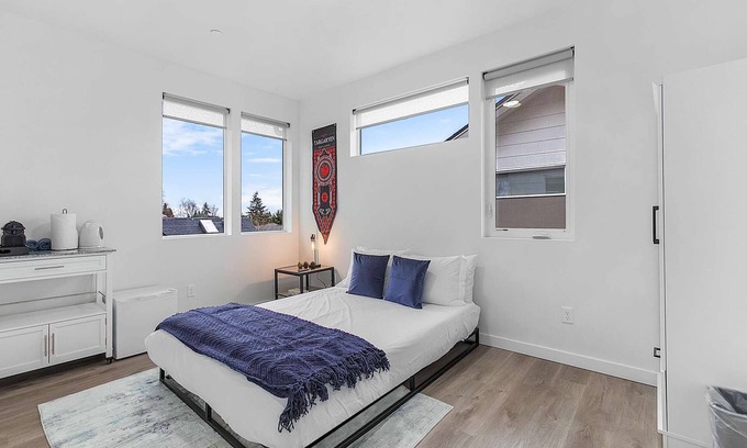 Capitol Hill Apartment | Tides of Seasmoke Suite