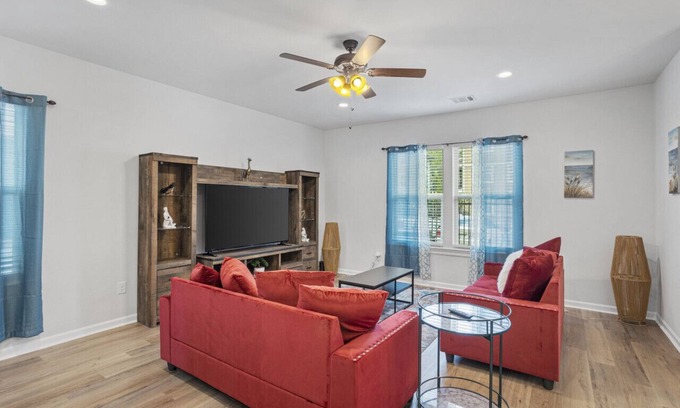 Highlands - Perkins House | Tiger Tracks Townhome Stay in Baton Rouge - BC1009