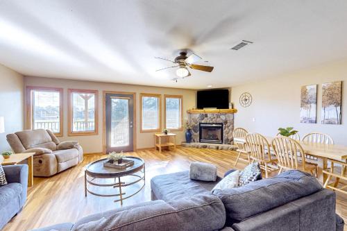 Dellwood Apartment | Tigers Den - Lower