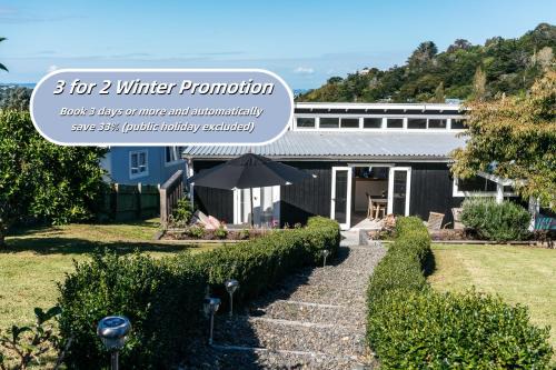 Surfdale House | Tikapa Moana Views