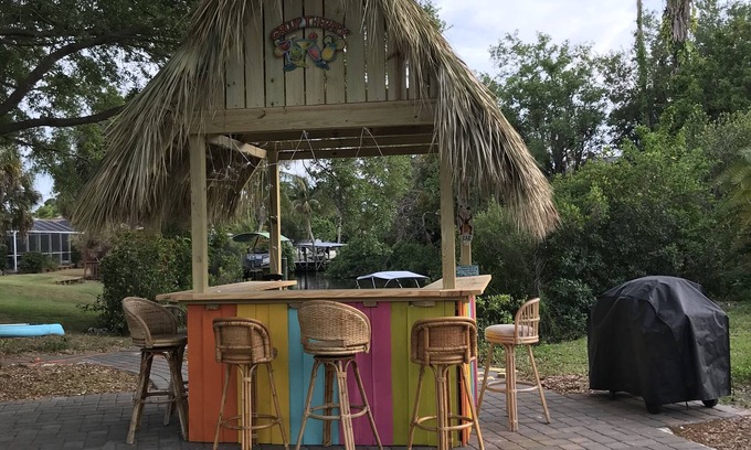 Riverbend Country Club House | Tiki Retreat