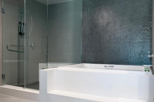 Somerset Hotel | Tilbury Inn
