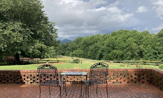Mills River House | Tilt'n B Farm - Main House w/Horses, Views, Tennis, Trails, Fire Pit