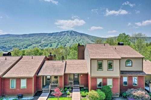 West Dover House | Timber Creek Townhome with 2 Decks and Mtn Views!