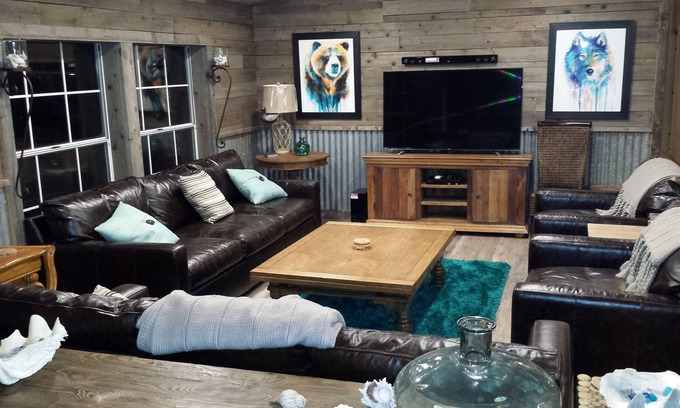 Saunders Lake Cabin | TIMBER DUNES Dune Access comfy woodland cabin