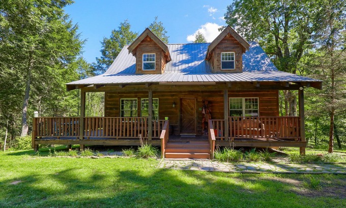 Weatherly Cabin | Timber framed cabin nestled in the Pocono Mountains on a private 400 acre estate