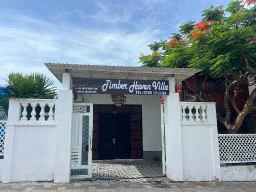 Mang Yang Hotel | Timber Haven Villa