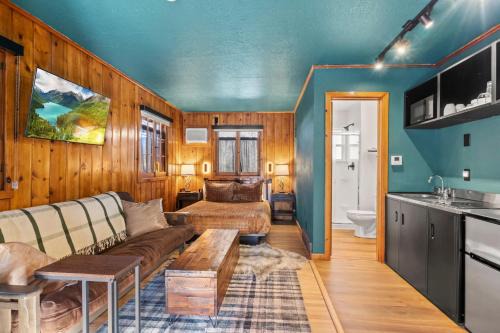 Colorado Springs House | Timber Lodge #26