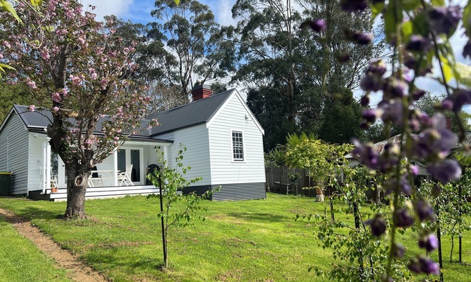 Forrest House | Timber-mill worker's cottage in the Otways town of Forrest