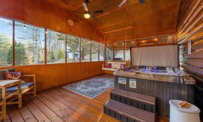 Suches Cabin | *Timber & Tin 2*Cabin|Couples Getaway|Creek|HotTub